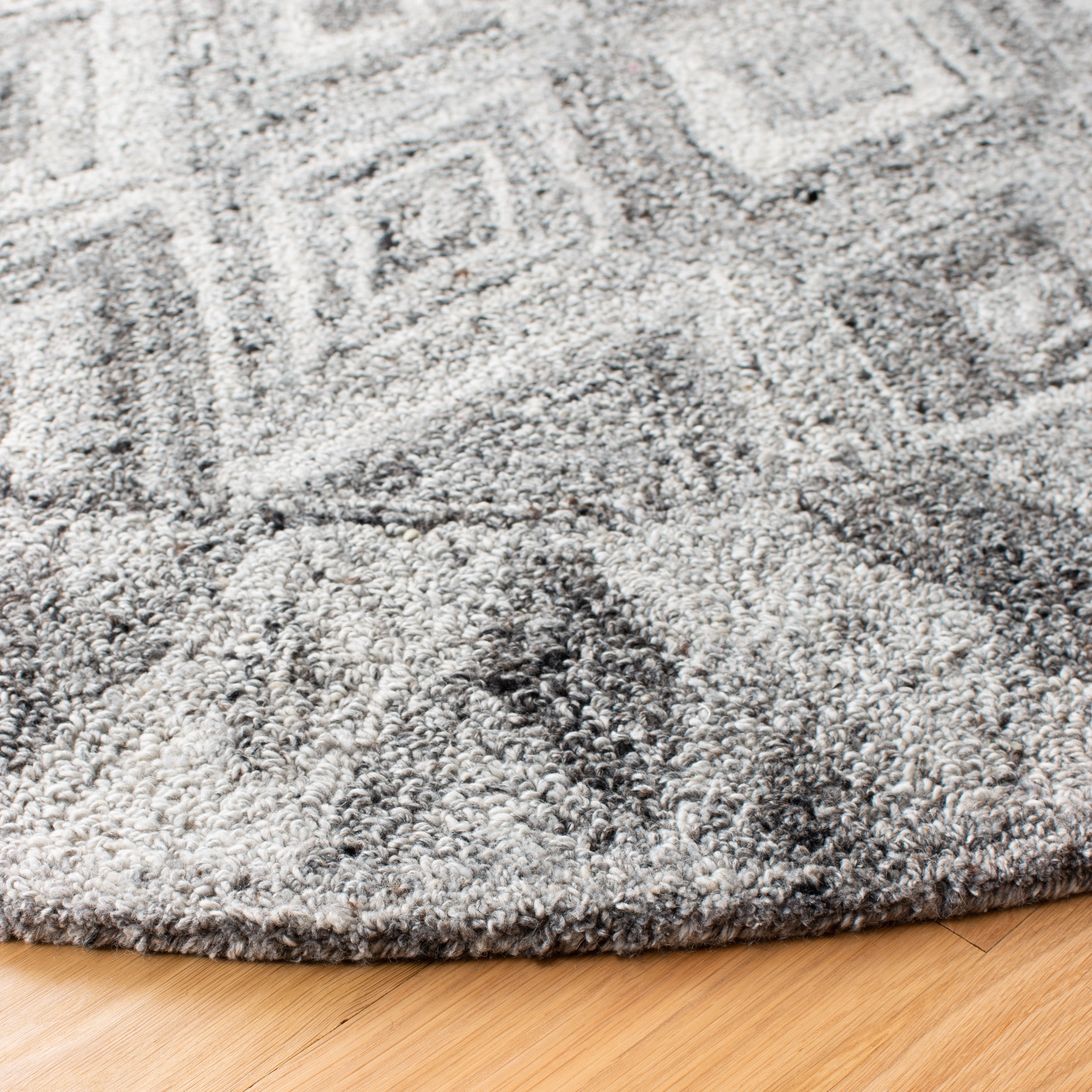 SAFAVIEH Abstract Keigh Geometric Area Rug, Gray/Black, 6' x 6' Round