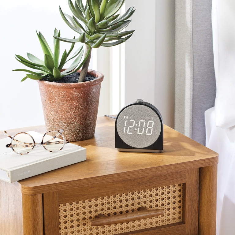 Better Homes & Gardens Digital Alarm Clock with USB Charging photo 2