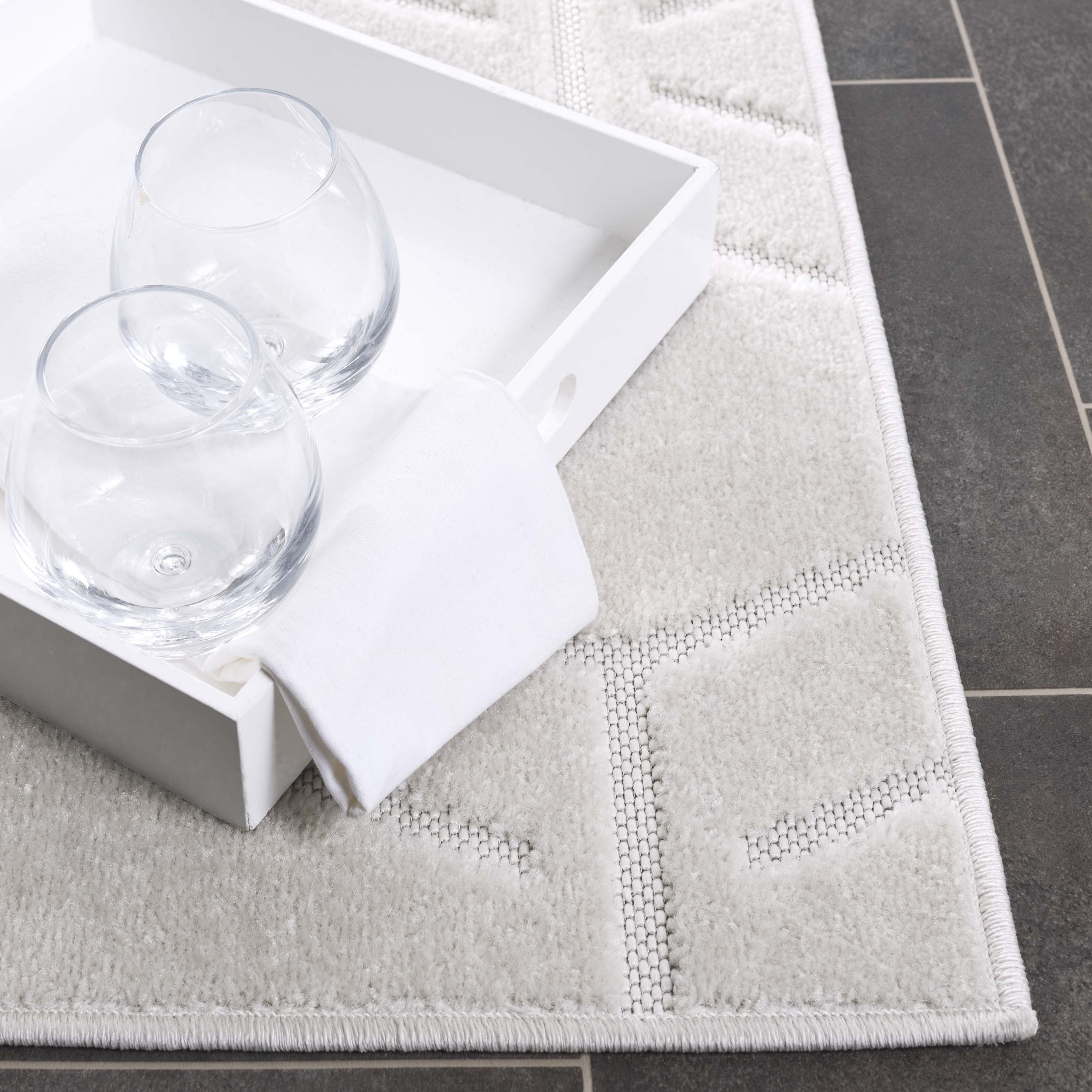 SAFAVIEH Stella Ruadhan Geometric Indoor/Outdoor Area Rug, Ivory, 4' x 6'