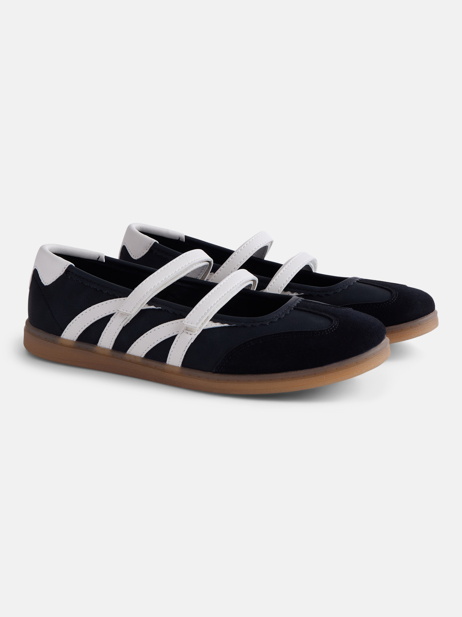 No Boundaries Women's Strappy Ballet Sneakers photo 2