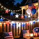 thumbnail image 4 of Guirnalda de luces LED exteriores con estrellas rojas, blancas y azules – Luces decorativas patrióticas con energía solar para el Día de la Independencia, el Día de los Caídos, el porche, la cerca y, 4 of 6