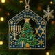 thumbnail image 1 of Adorno navideño interreligioso para Hanukkah | Decoración navideña con menorá y estrella de David | Recuerdo de metal esmaltado para celebraciones interculturales, 1 of 4