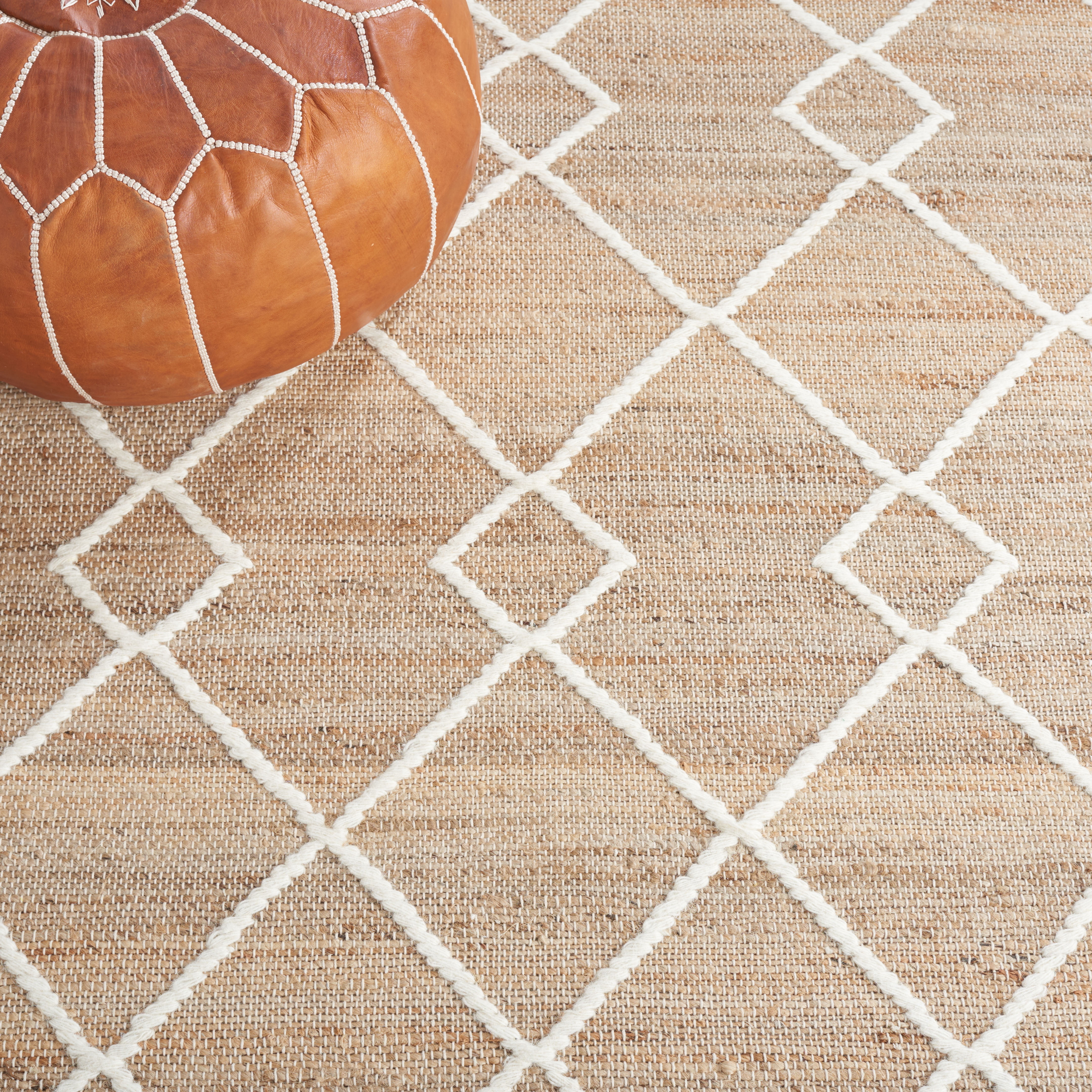 SAFAVIEH Natural Fiber Bernadette Geometric Runner Rug, Natural/Ivory, 2'3" x 9'