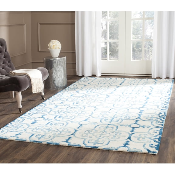 Safavieh Dip Dye Flower Distressed Wool Area Rug, Ivory/Turquoise, 4' x 6'