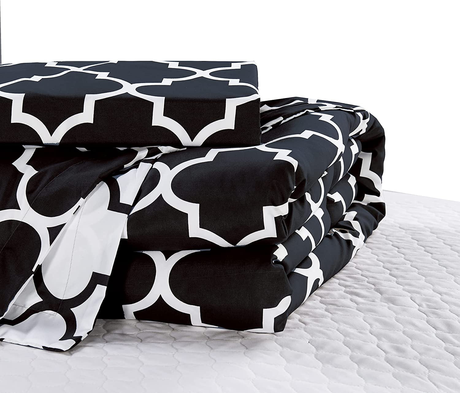 Elegant Comfort Super Soft Quatrefoil Comforter Pattern Down Alternative Reversible 3-Piece Comforter Set,King, Black/White