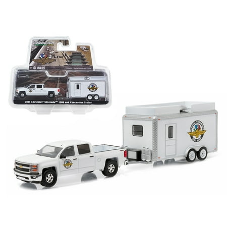 2015 Sienna Trailer Hitch 2015 Chevrolet Silverado 1500 and IMS Gift Shop Trailer Hitch & Tow Series 6 1/64 Diecast Model by Greenlight ()