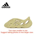 thumbnail image 3 of Adidas Yeezy Foam Runner Zapatillas de cueva informales para hombre y mujer Sandalias ligeras y transpirables Antideslizantes y resistentes al desgaste negras, 3 of 5