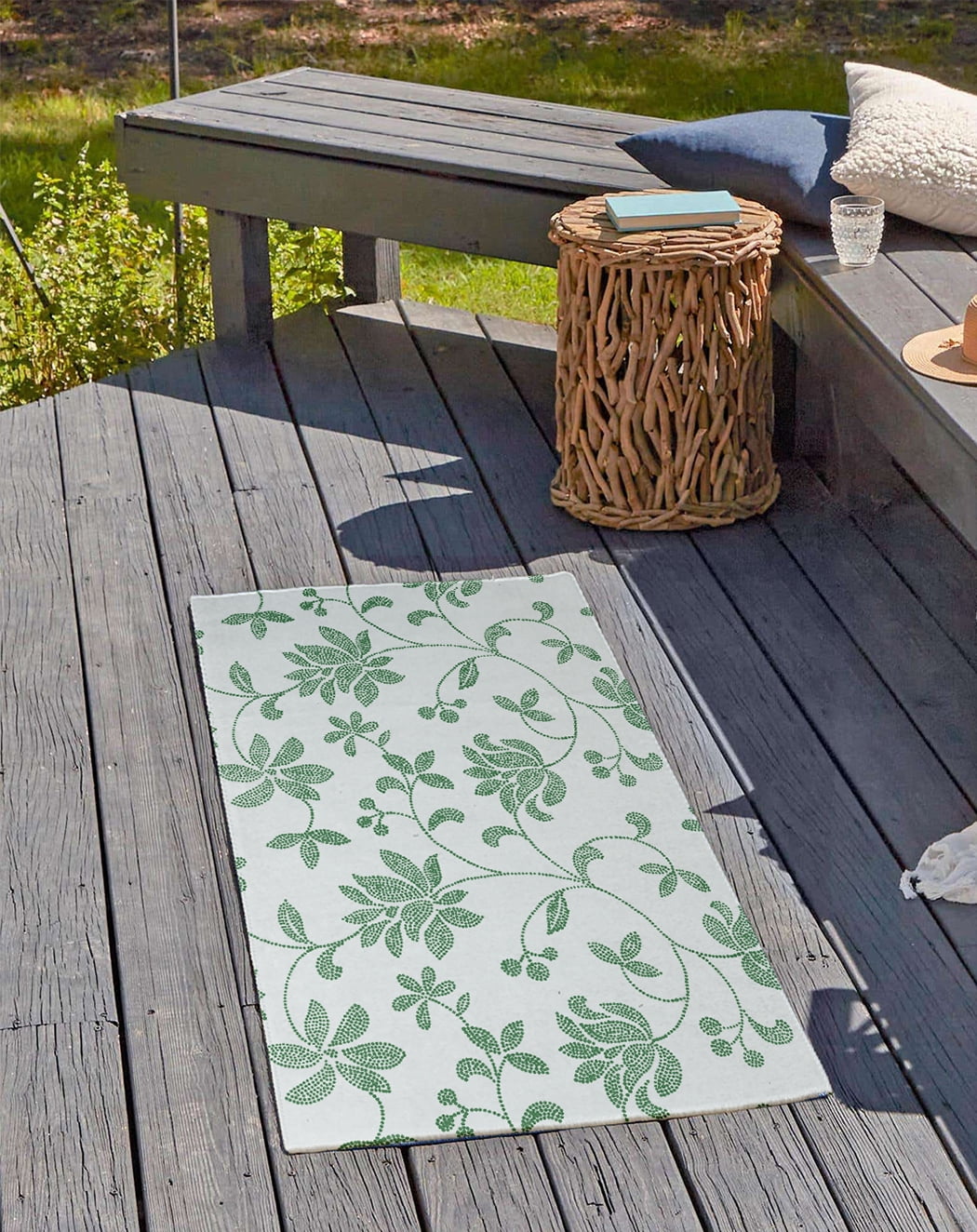 24" 36" Simply Daisy Traditional Floral French Country Chenille Area Rug, Green