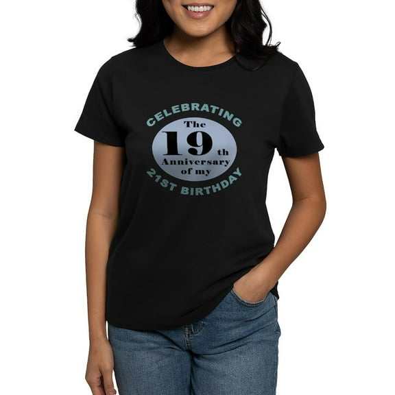 CafePress - Funny 40Th Birthday Women's Dark T Shirt - Women's Traditional Fit Dark T-Shirt