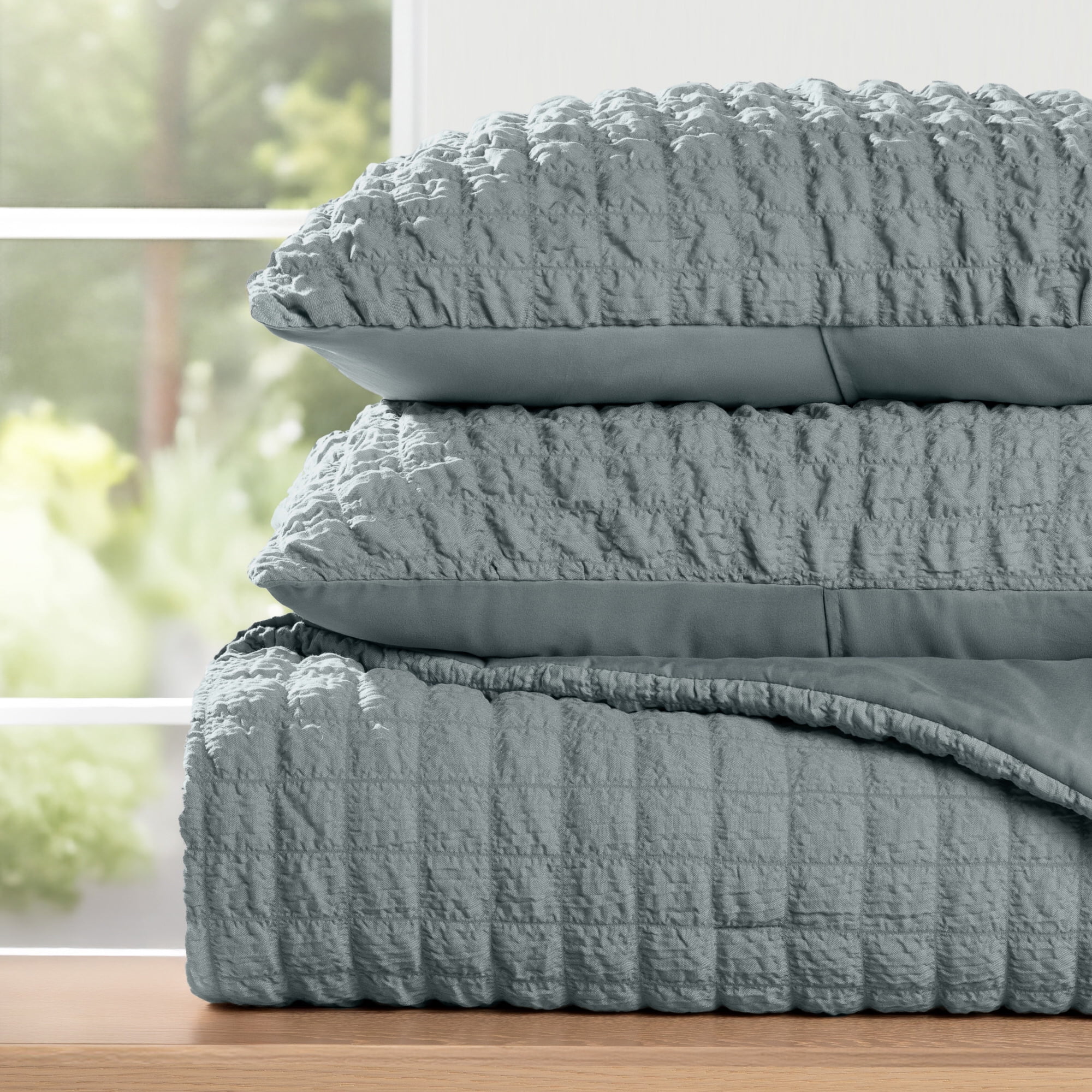 Noble Linens 3 Piece Seersucker Textured All Season Down-Alternative Comforter Set, Light Blue, Full/Queen
