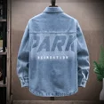 thumbnail image 4 of Chaqueta vaquera de otoño con letras para hombre, abrigo vaquero para hombre con botón estampado, azul G, precio económico, estilo a bordo, invierno 2024, vaquero desgastado, 4 of 5