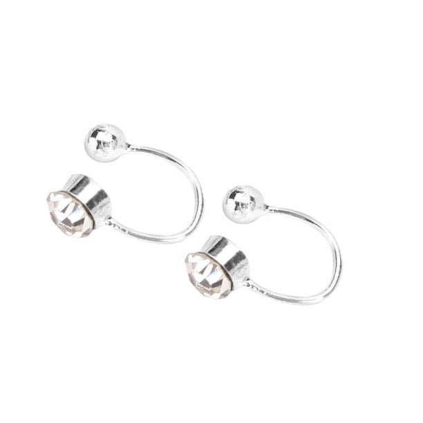 Un par de pendientes estilo coreano sin aretes plata