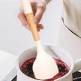 thumbnail image 4 of 2 utensilios de cocina de silicona antiadherentes sin BPA. Utensilios de cocina resistentes al calor con mangos de madera., 4 of 5