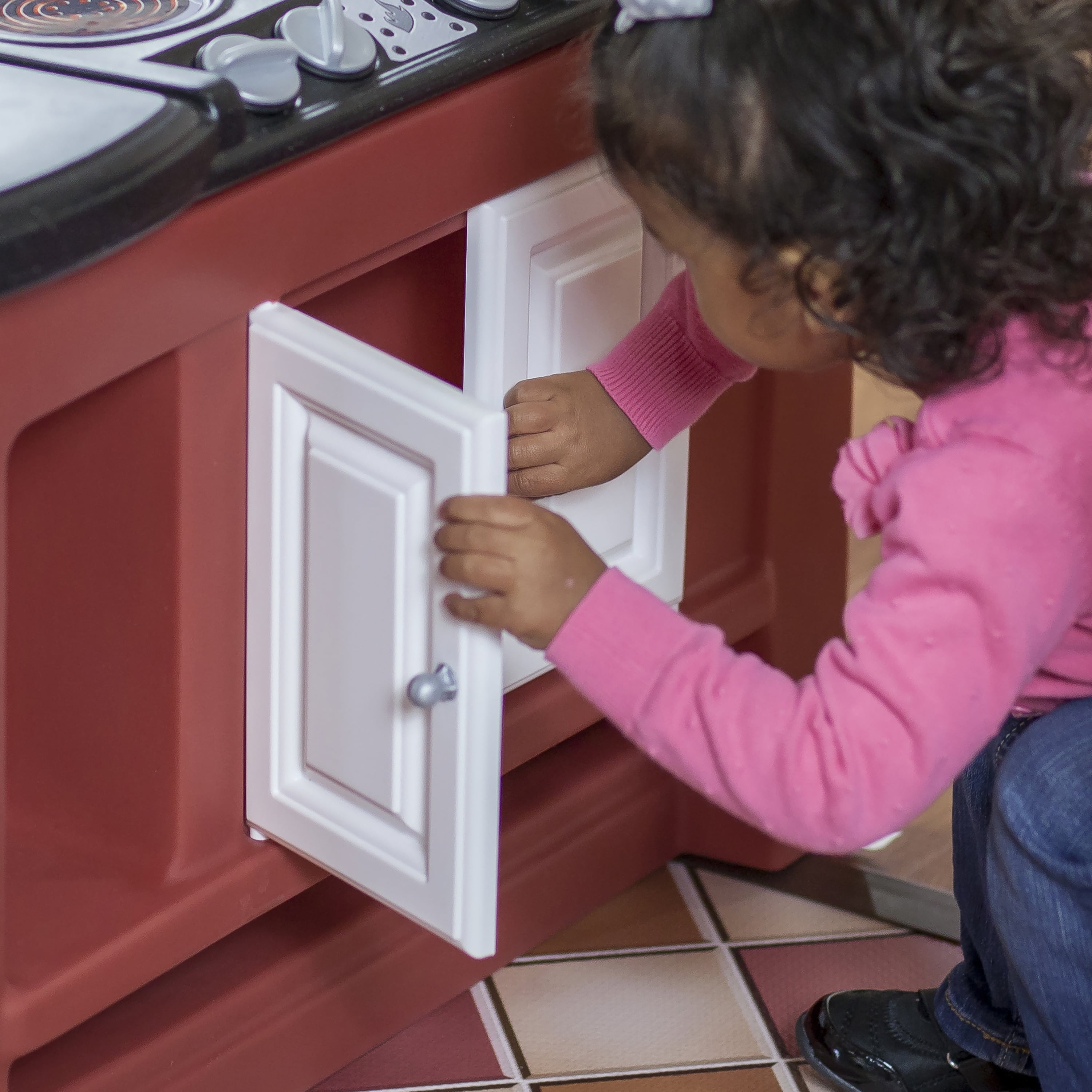 Step2 Grand Walk-In Play Kitchen with 103 Piece Play Food Accessory Play Set