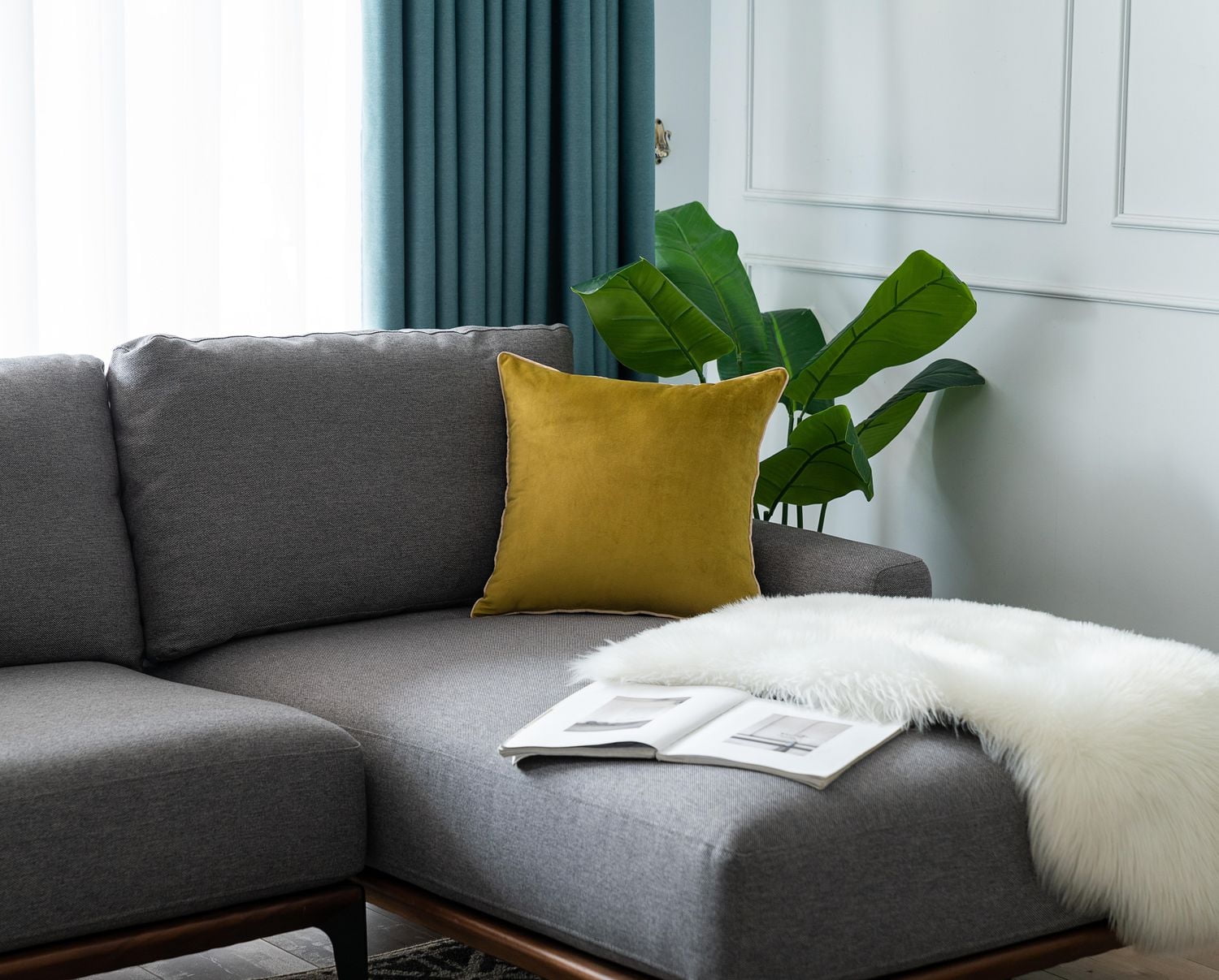 Gouchee Home Solid Velvet Cushion