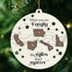 thumbnail image 4 of Cuando la familia está lejos, las millas no importan. Familia a distancia. Hermanos. Hermanas. Mapa del estado. Adorno navideño de madera de dos capas. Colgante navideño de madera., 4 of 7