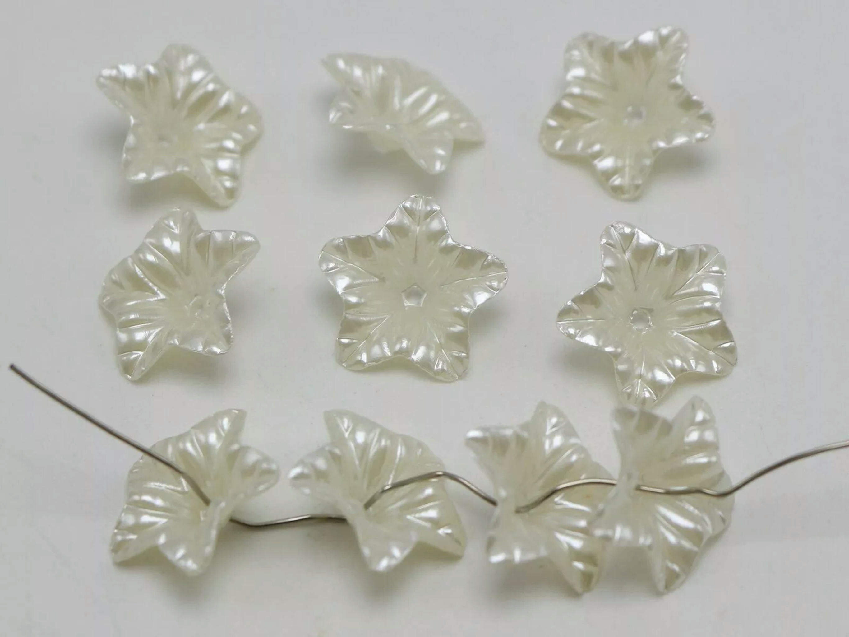 U8MO 500 Ivory Acrylic Pearl Bead Cap Bellflower Bell Flower Beads 16mm Wholesales