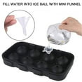 thumbnail image 4 of Molde de silicona para bolas de hielo con 8 orificios Molde redondo para cubitos de hielo con ocho rejillas Con tapón transparente y embudo para pudín, chocolate o cócteles, whisky, 4 of 8