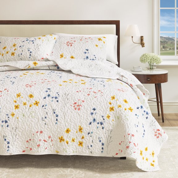 Great Bay Home Standard Bed Multicolor Floral Polycotton Quilts, Twin - Reversible