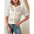 thumbnail image 4 of Camisa Informal de Encaje con Mangas Abullonadas y Cuello Redondo con Ojales para Mujer, Color Albaricoque M, 4 of 9