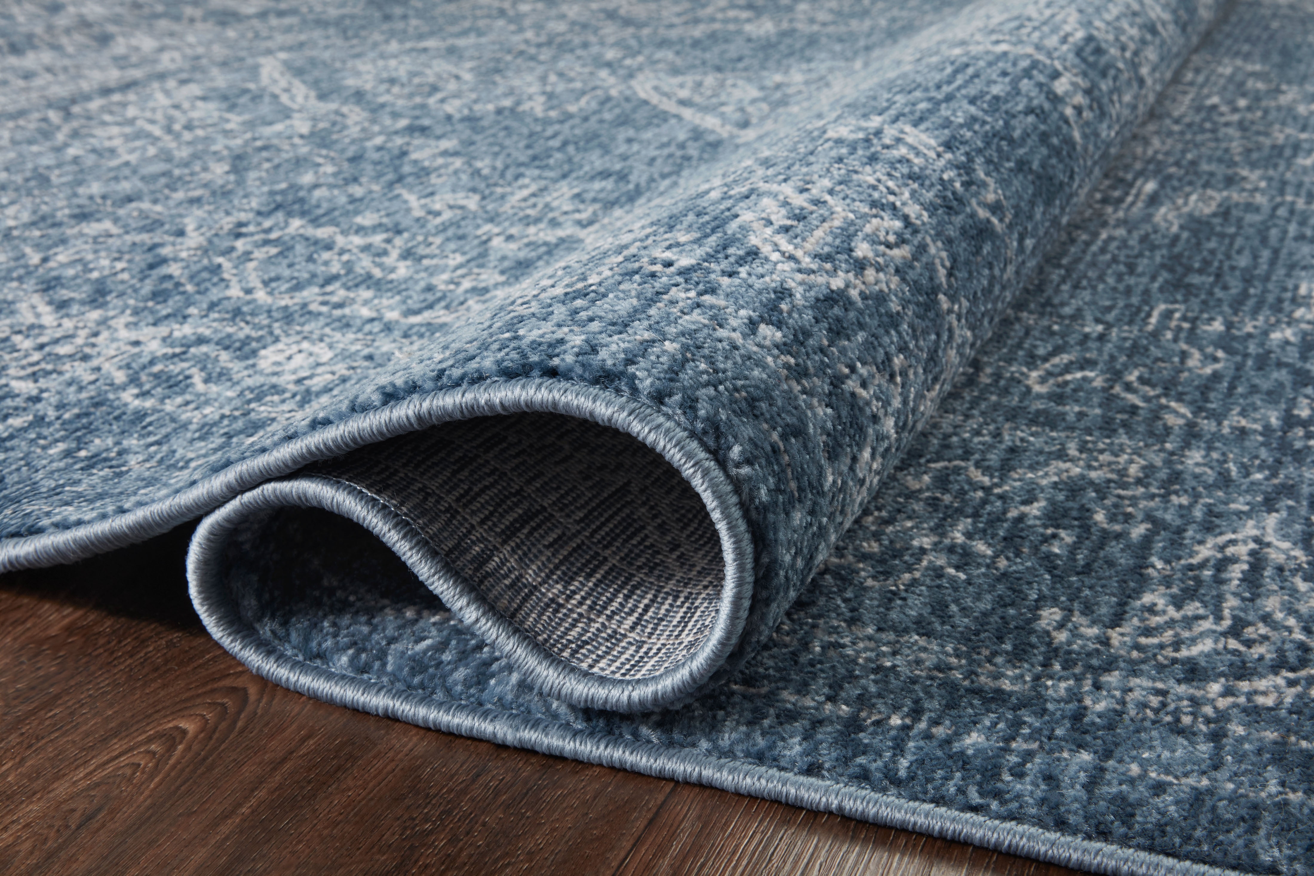 Loloi Vance Denim / Dove 2'-3" x 3'-10" Accent Rug