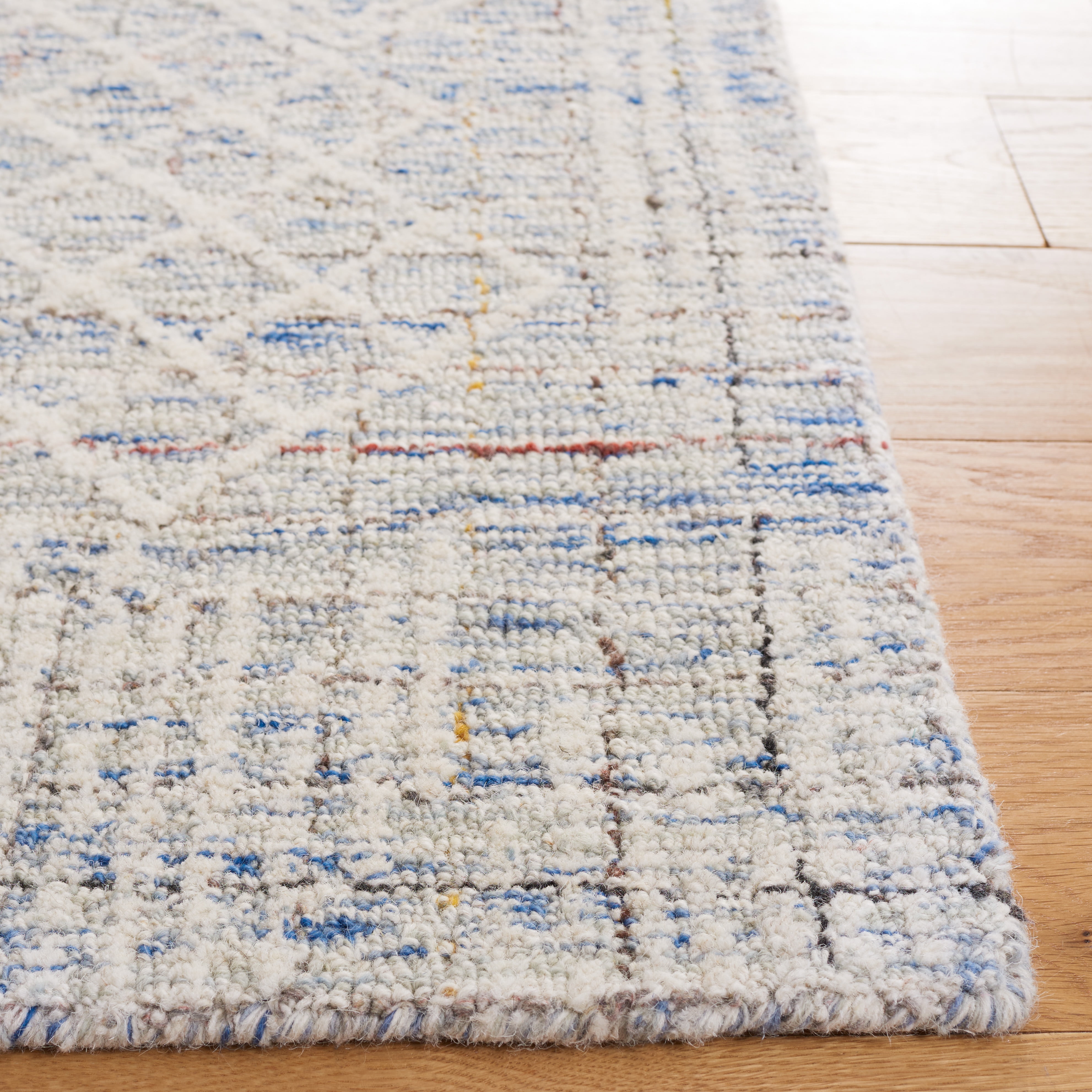 SAFAVIEH Metro Issam Diamond Area Rug, Blue/Ivory, 3' x 5'
