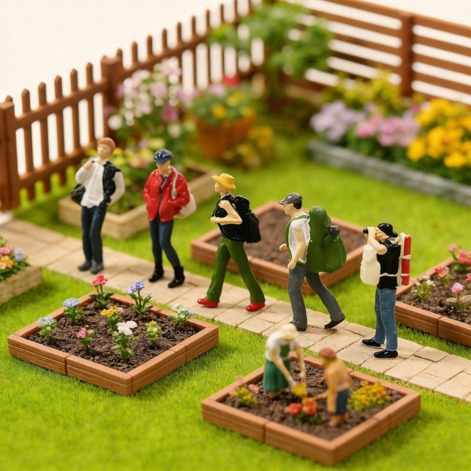 1:64 Scale Hand Painted Resin Collectible Figure Miniature Model Accessories Realistic Backpackers Figure Model Gift