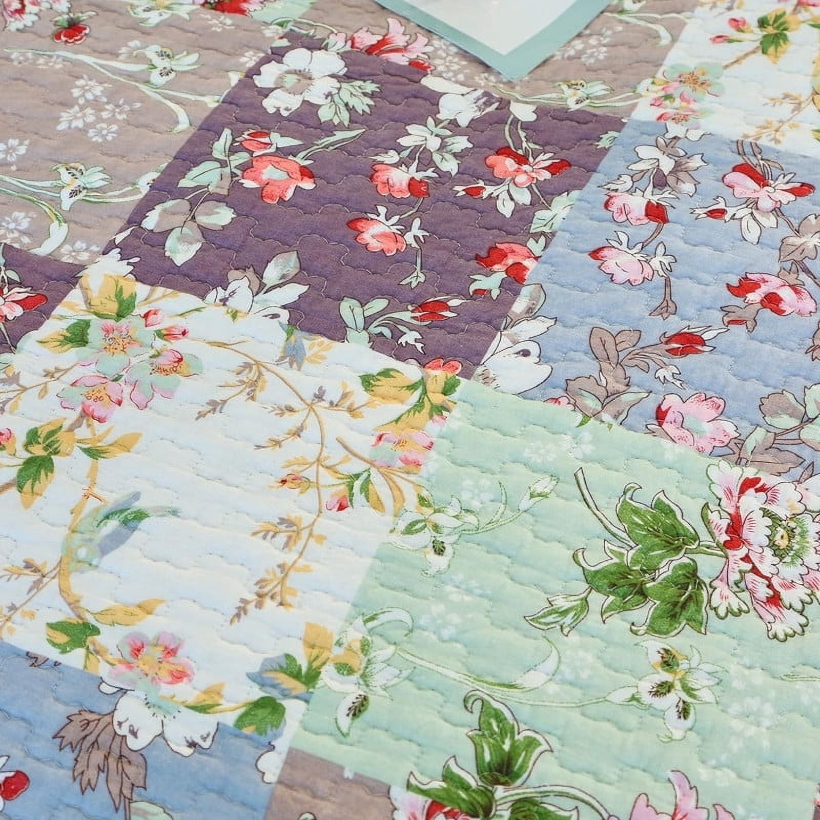 Evenhug Quilts 3-Piece Square Multi-Color Floral Patchwork Queen Quilt Set With 2 Shams