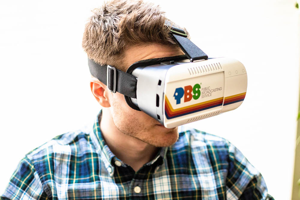 PBS Retro Space-Themed Virtual Reality Headset for Android and iPhone (White)- New - image 4 of 8