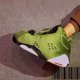 thumbnail image 1 of Zapatillas de casa altas de moda, suaves y esponjosas como nubes, pantuflas de invierno antideslizantes cálidas con suelas gruesas para hombres, mujeres y niños, 1 of 5