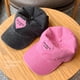 thumbnail image 3 of Primavera y verano Sombrero de circunferencia de cabeza grande con apariencia de cara pequeña gorra con visera niña dulce fresca chica caliente amor retro gorra de béisbol suave moda, 3 of 5