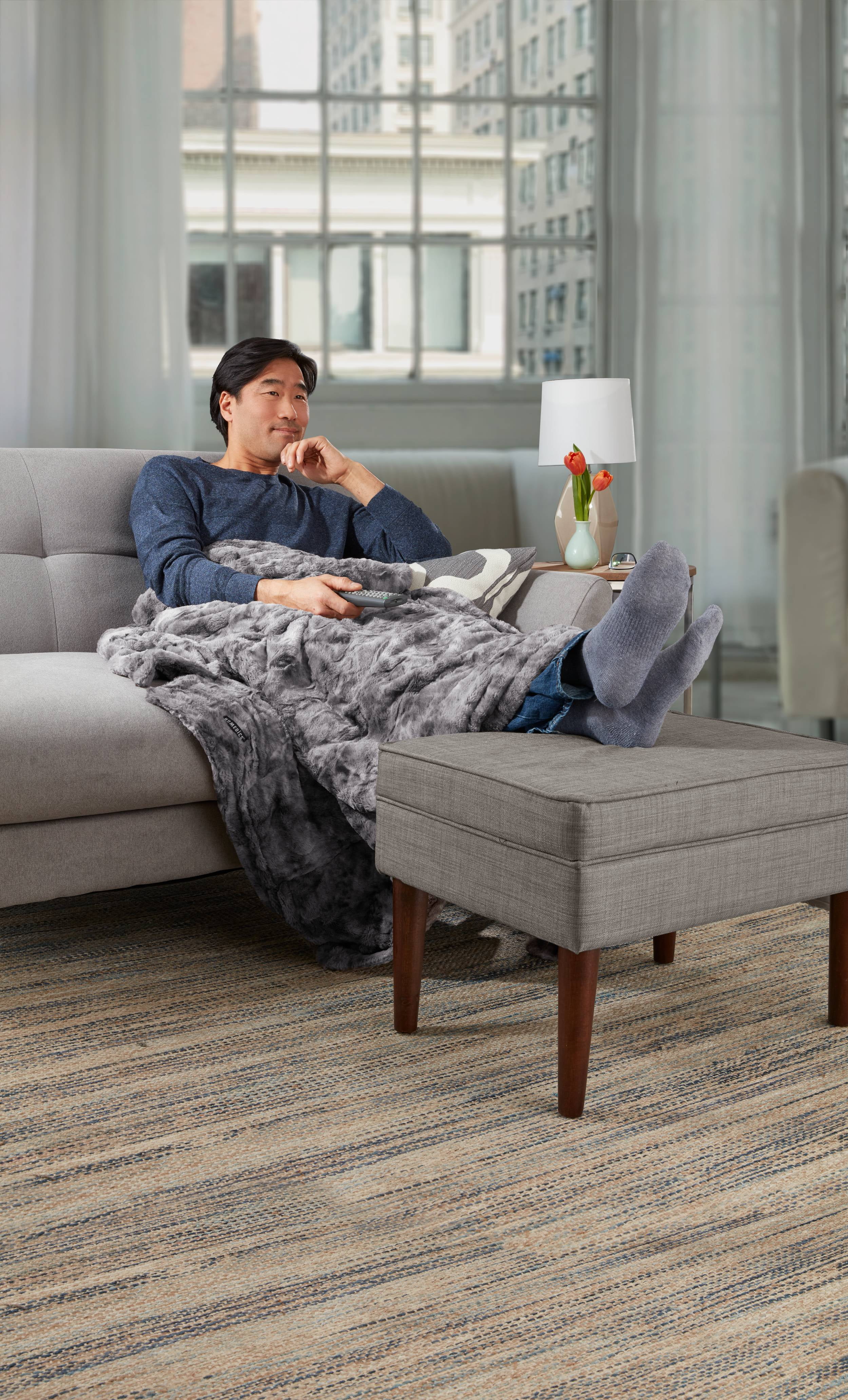 HoMedics Cordless Throw u0026 Cape with Soothing Heat u0026 Vibrating Massage,  HCM-TRW210HSF - Walmart.com