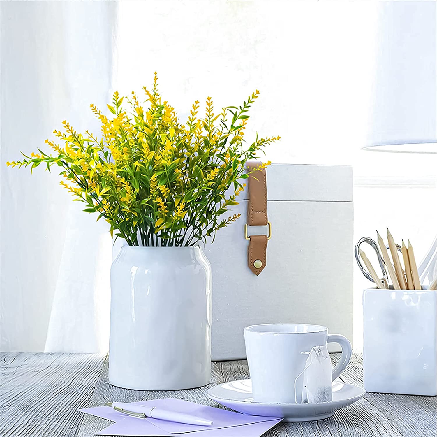 Morttic 16 Bundles Artificial Lavender Plants Outdoor for Home Decoration, Fake Flowers Plastic for Wedding Kitchen Garden Window Box Porch Office Indoor Decor