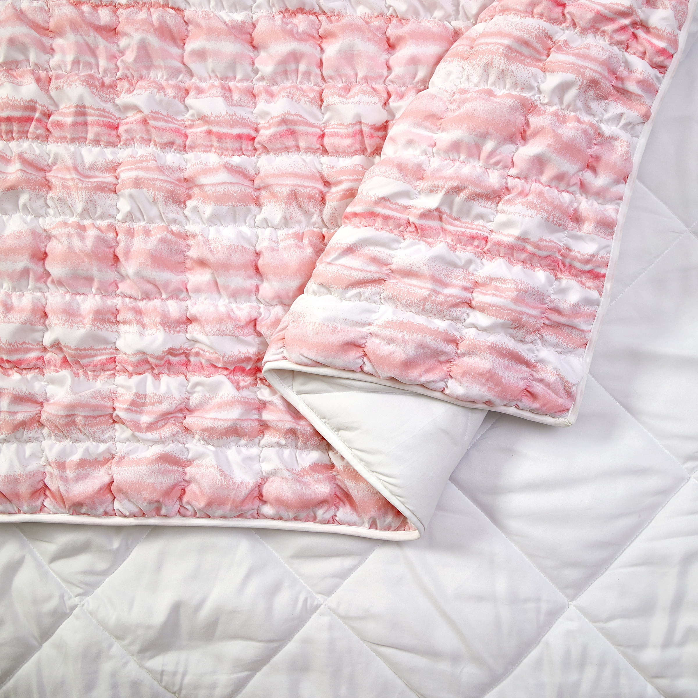 Urban Playground Kids and Teens Dreamy Clouds Marshmallow Pink 2-Piece Printed Quilt Set, Twin/Twin XL