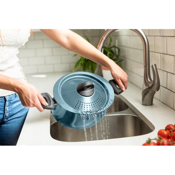 Taste of Italy Nonstick Pasta Pot with Strainer Lid, 5.5-Quart, Teal