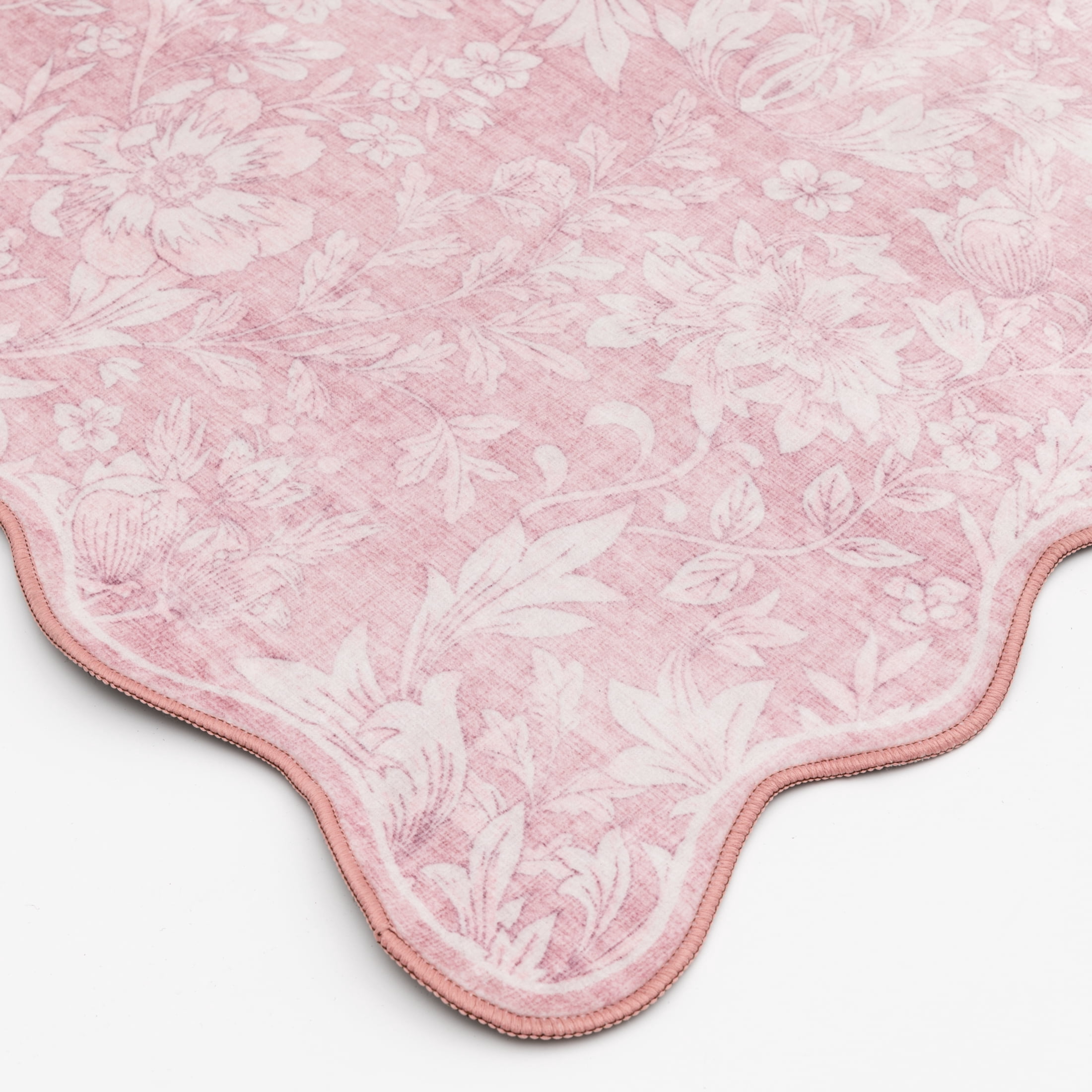 Mainstays Pink Feather Faux Fur Scalloped Indoor Accent Rug, 36"x56"