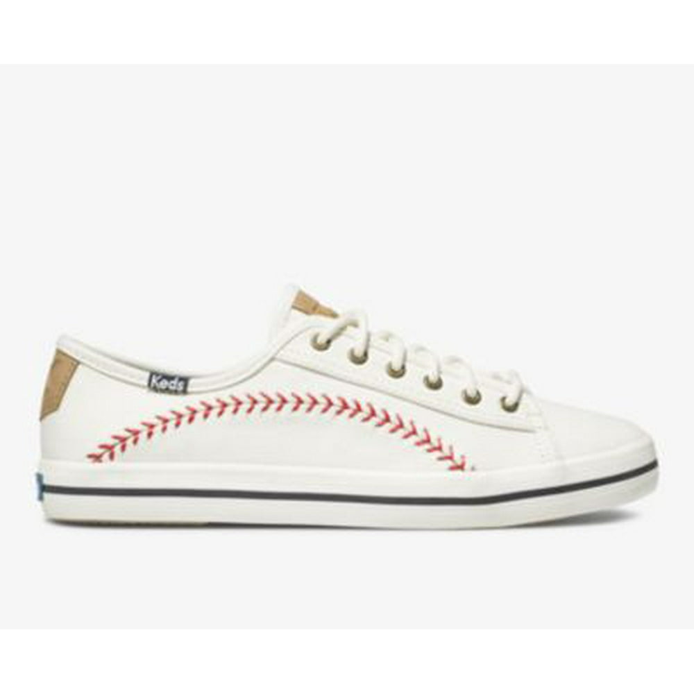 soccer cleats with cushion