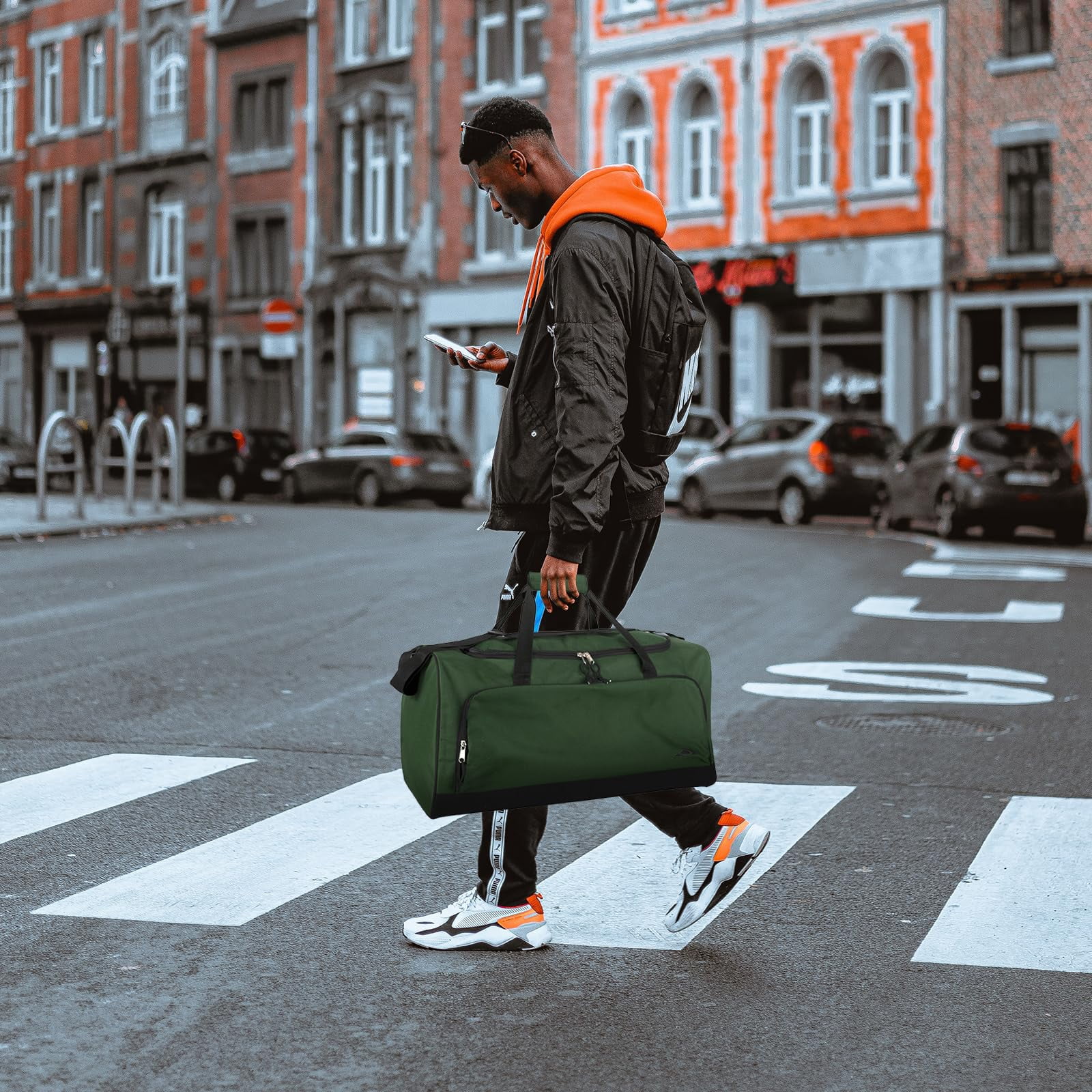 24 Pack 55 Liter Capacity Unisex Duffel Bags with Handle and Luggage Shoulder Strap for Gym, Travel and Commuting in Hunter Green