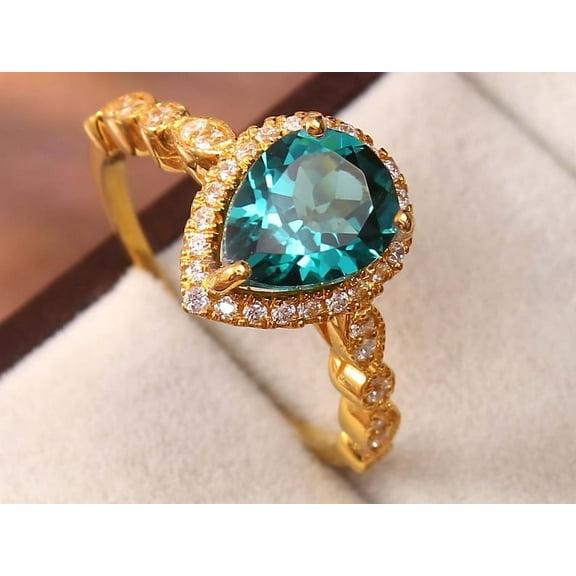 Pear Cut Green Emerald Engagement Ring Solid Silver Teardrop Ring Anniversary Gifts Moissanite Halo Wedding Band Halo Proposal Ring