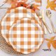 thumbnail image 1 of Platos de papel calabaza para Acción de Gracias - Platos desechables de 50 con diseño de hoja de arce para decoración de fiestas de otoño, 1 of 6