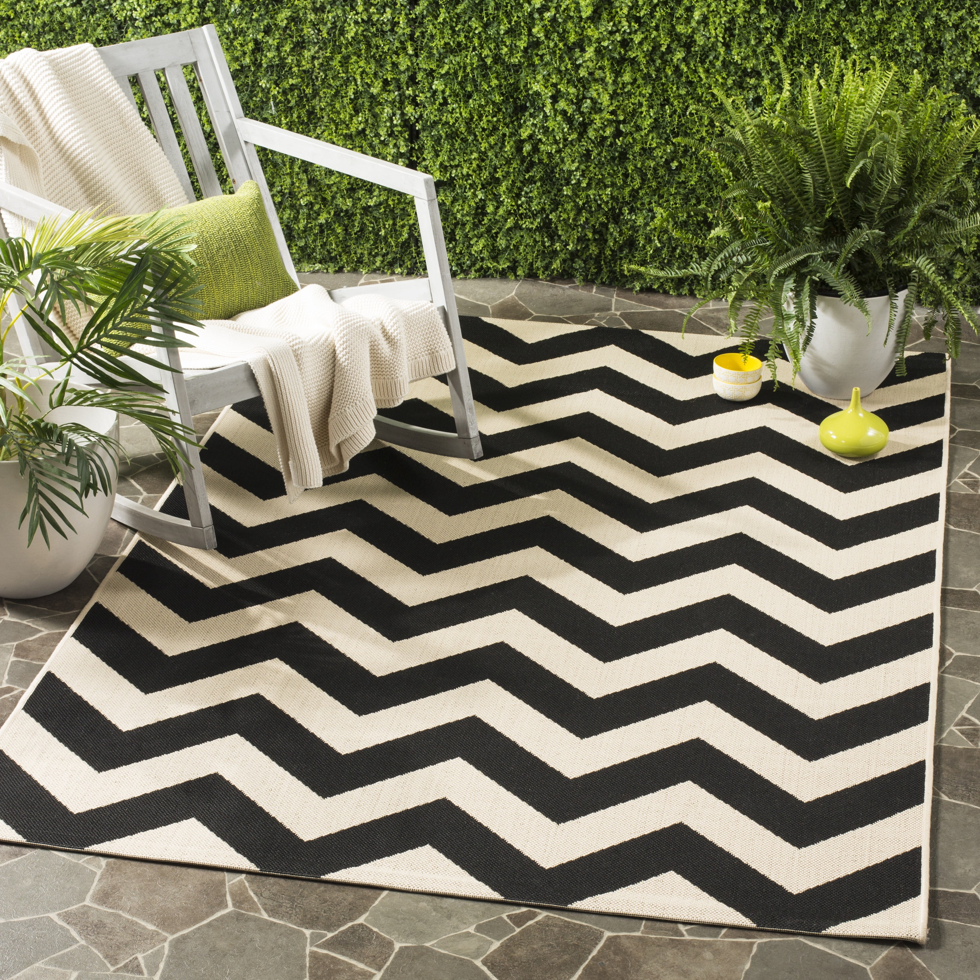 Safavieh Courtyard Bailey Chevron Indoor/Outdoor Area Rug, Black/Beige, 9' x 12'