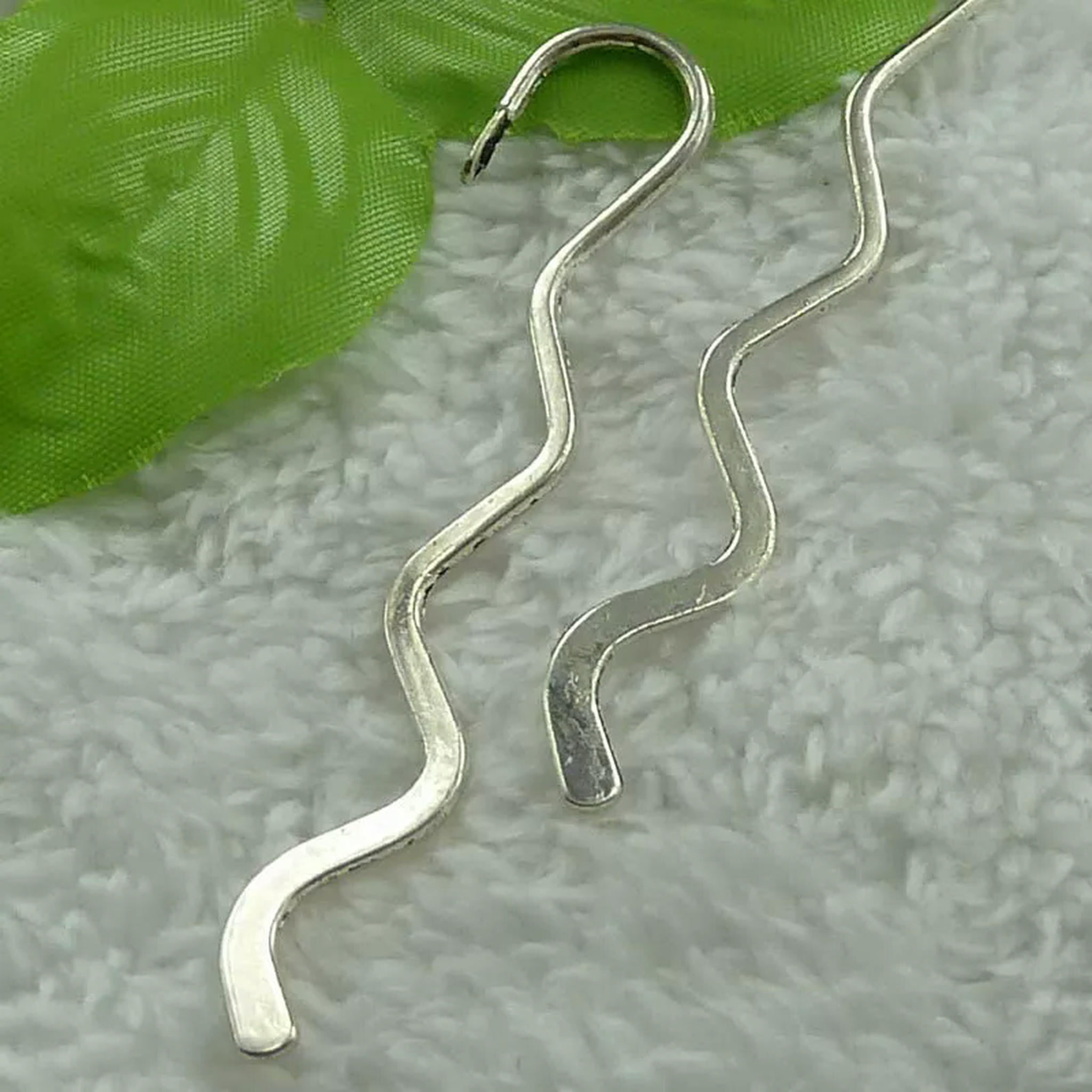 HOOUN 100 pcs tibet silver bend bookmarks 84x15mm B2745