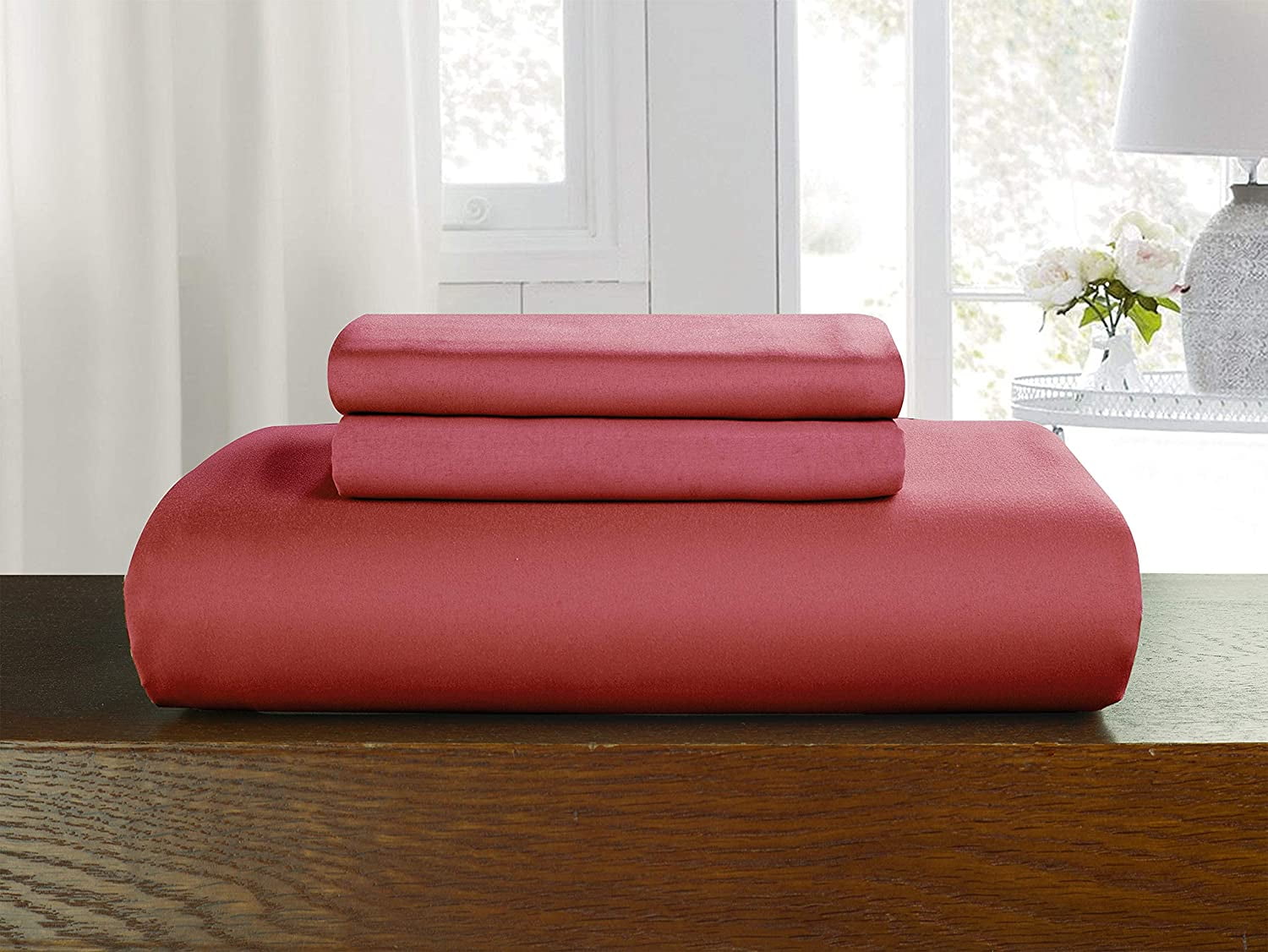 2-Piece Duvet Cover Set, 1800 Thread Count, Button Closure, Solid Color - Cooling, Breathable Material- Wrinkle, Fade, Stain Resistant, Twin/Twin XL, Burgundy