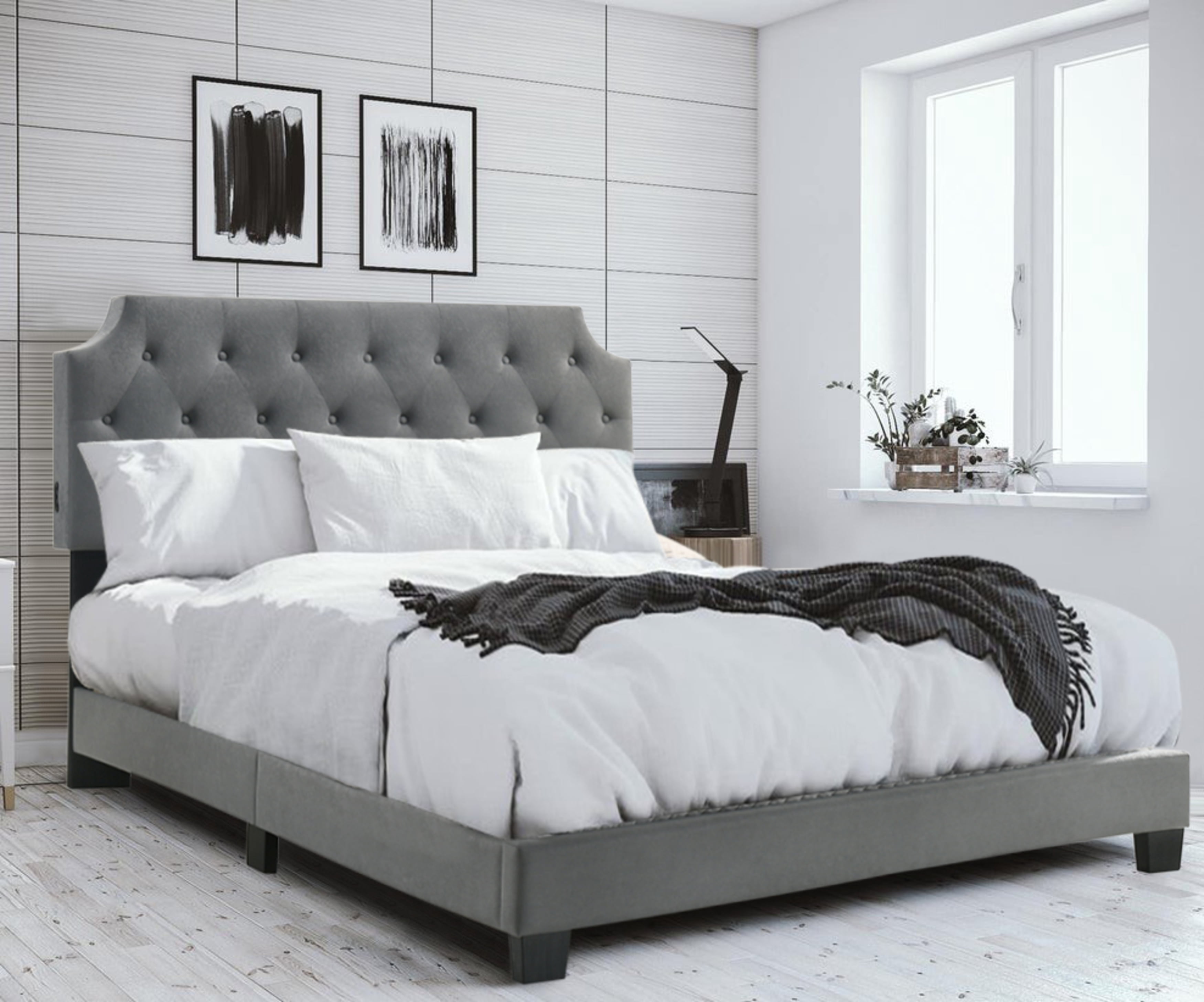 Regal Tufted Bed with USB Power Connection