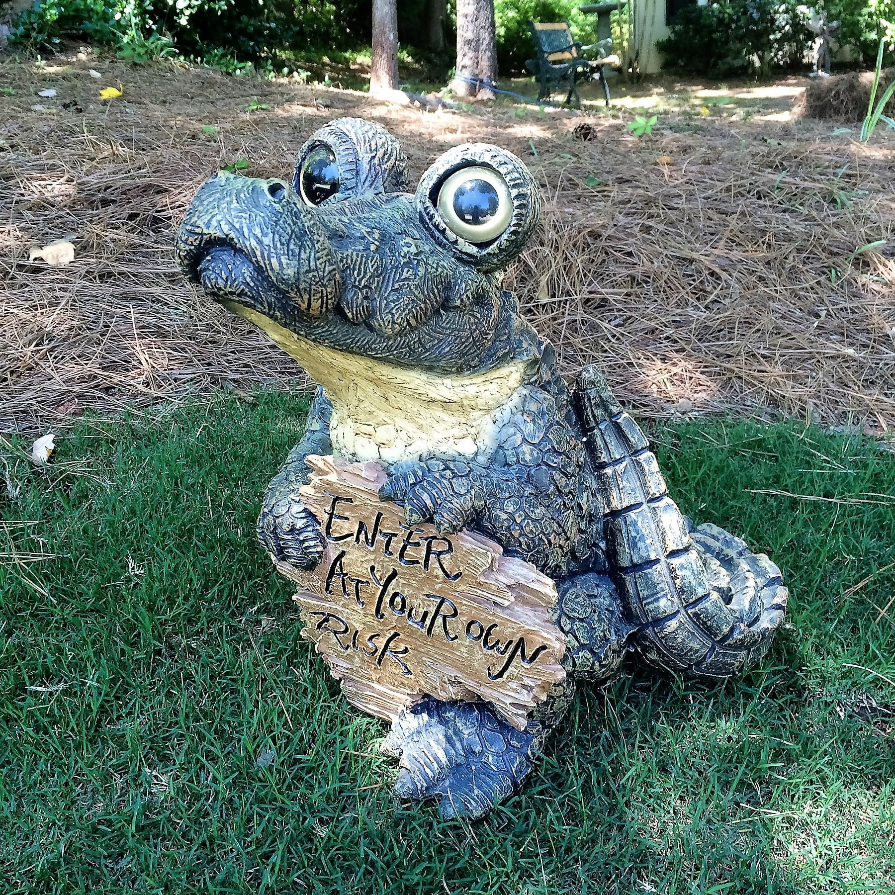 Homestyles Toad Hollow Extra Large Standing Gator with "Enter at Your Own Risk" Sign Alligator Beach Garden Statue 15"H