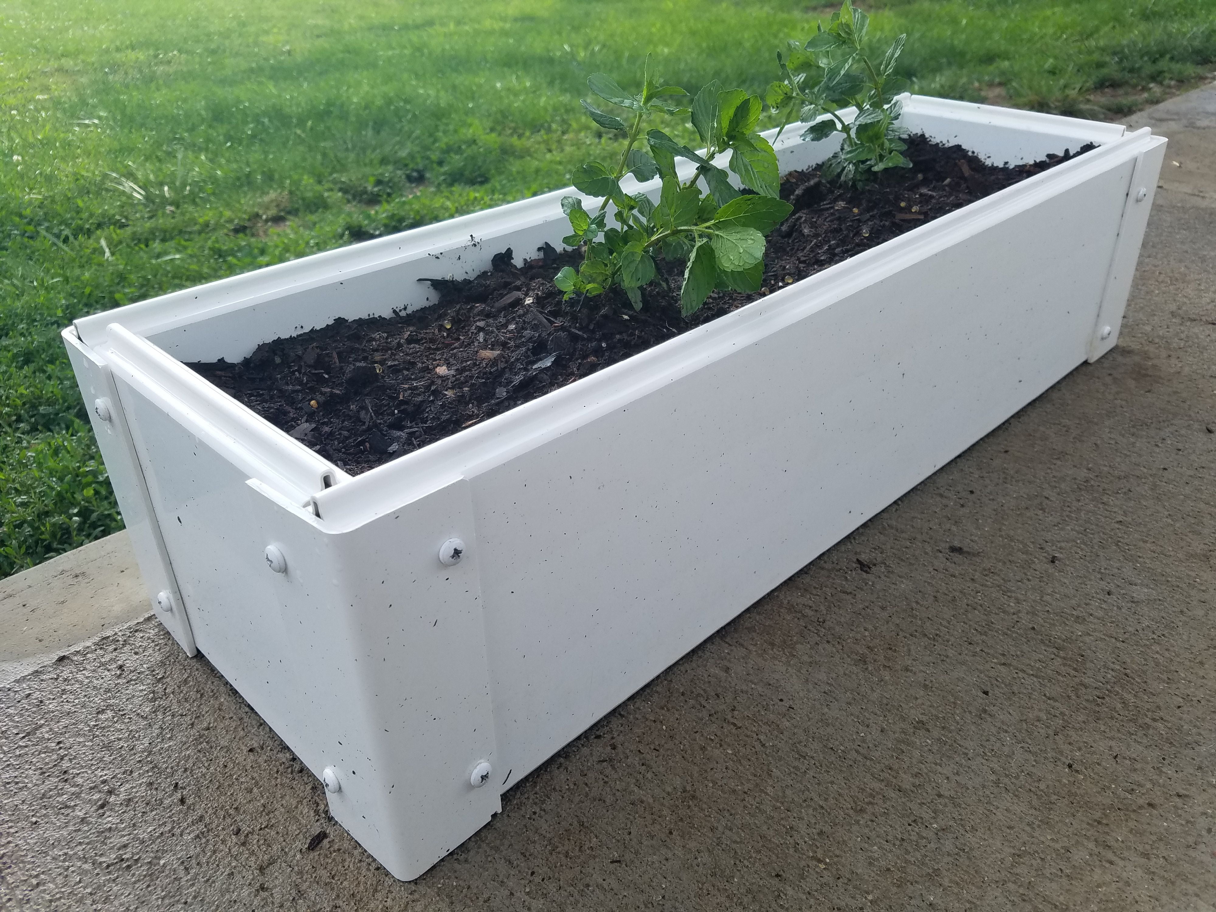Handy Bed Mini raised garden bed