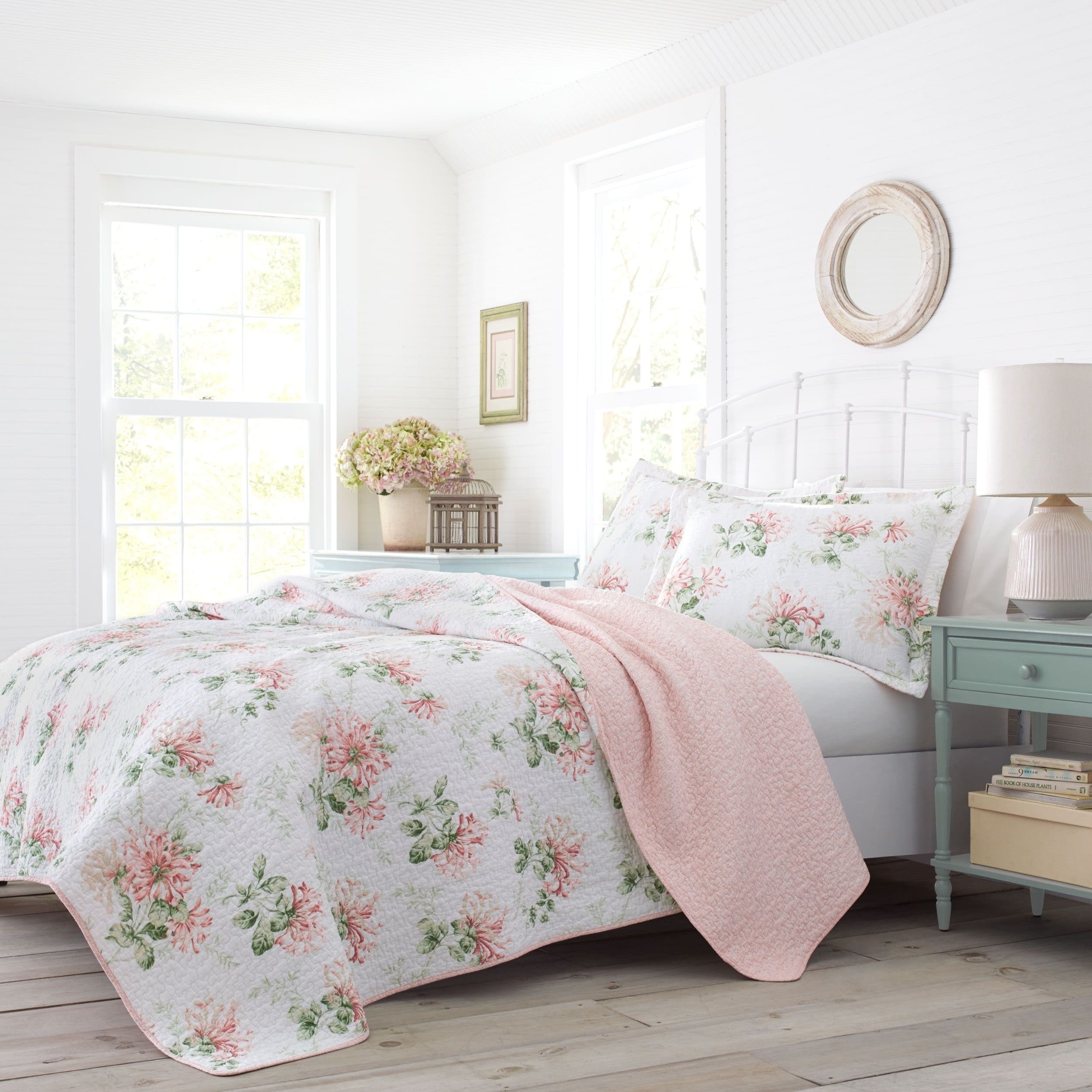 Laura Ashley Honeysuckle Collection Quilt Set100 Cotton