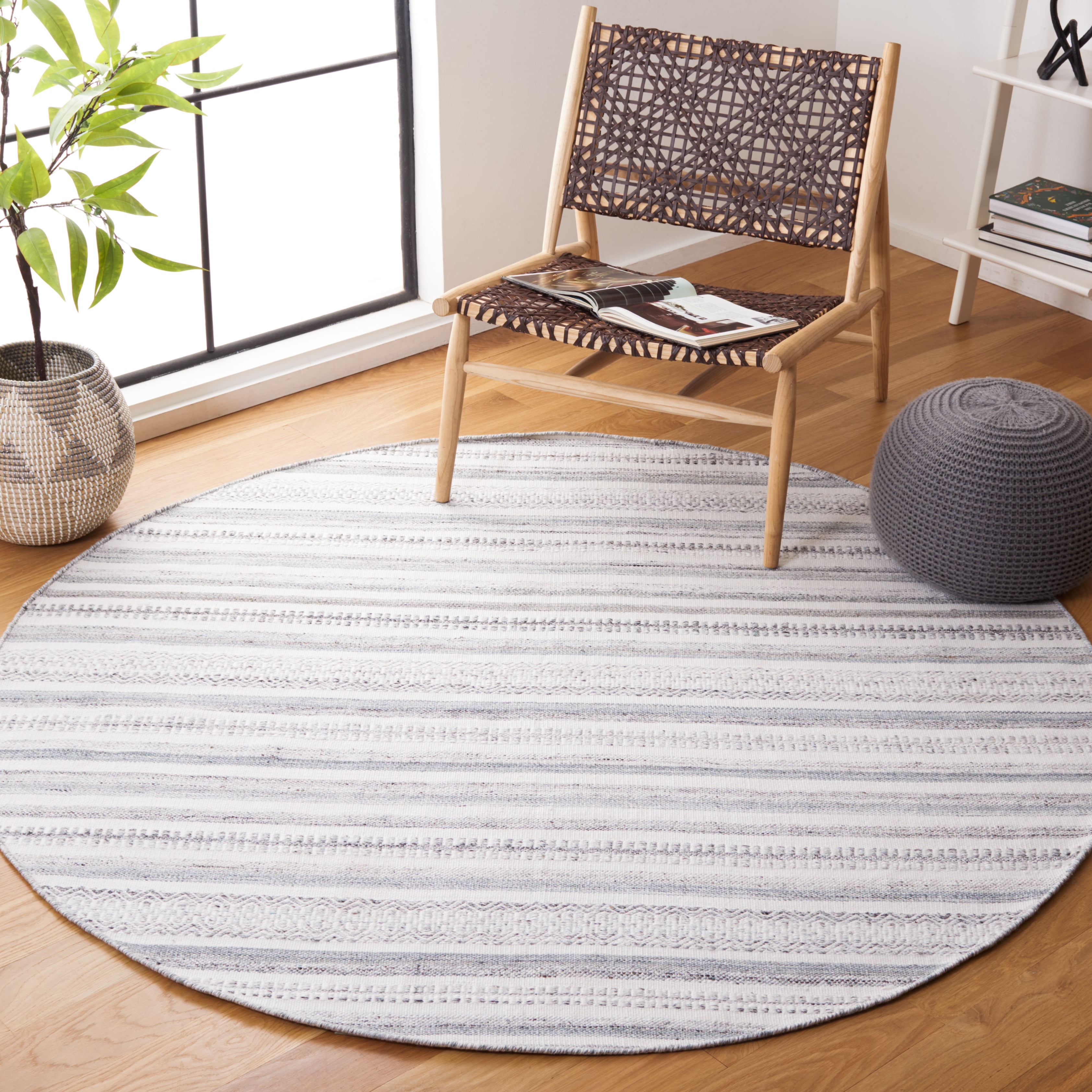 SAFAVIEH Kilim Mandy Striped Polyester Area Rug, Ivory/Grey, 6' x 6' Round