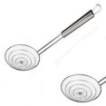 thumbnail image 1 of Xingmin Cuchara para espumar Aceite para freír Colador de malla Araña Acero inoxidable Metal asiático Pescado graso grande Cucharón ranurado redondo francés Cesta de alambre profundo Revuelva grasa fi, 1 of 1