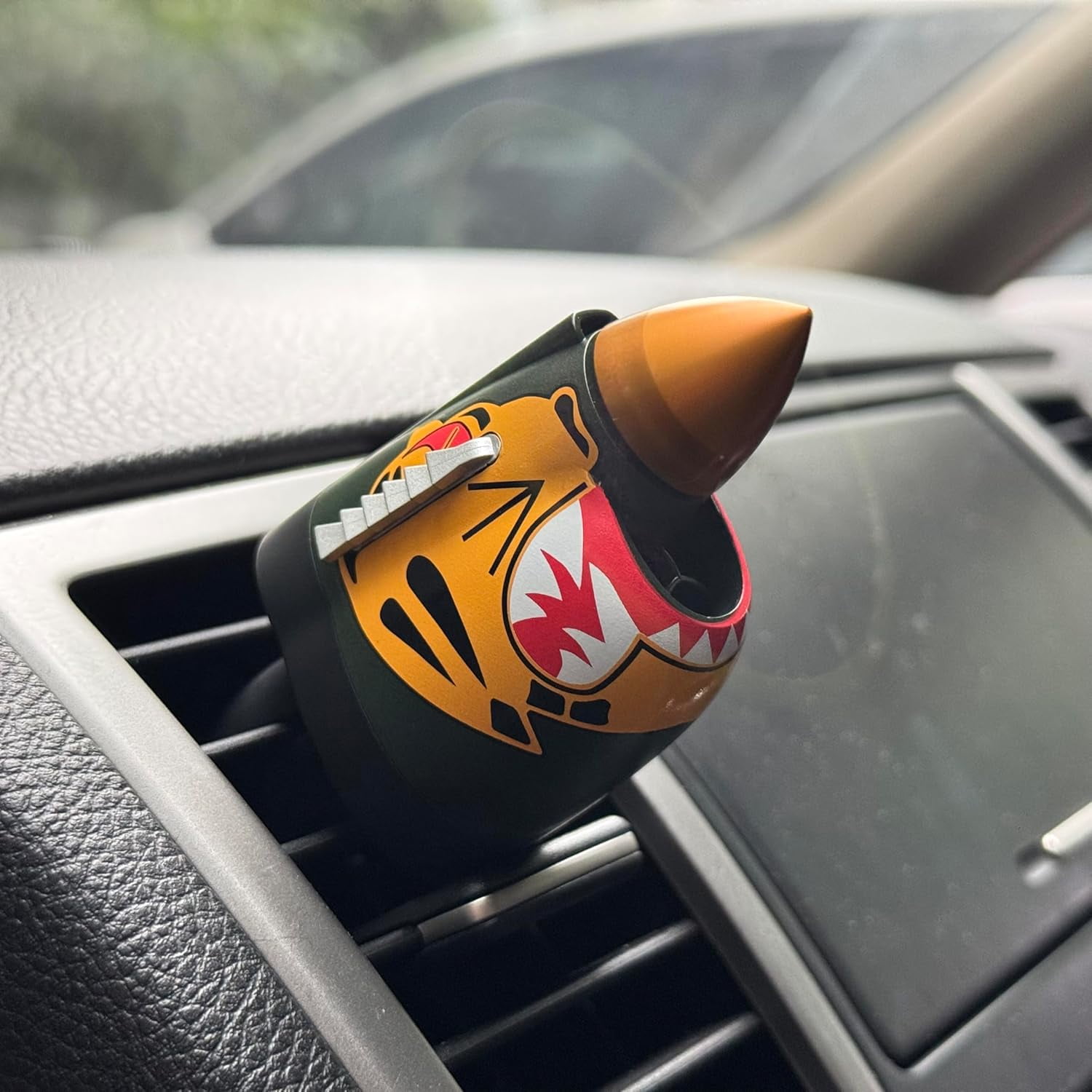 P-40 Airplane Propeller Car Air Freshener – Vent Clip Car Accessories for Men, Long Lasting Fragrance & Odor Eliminator, Easy Install, Silent Operation(1pcs-L)